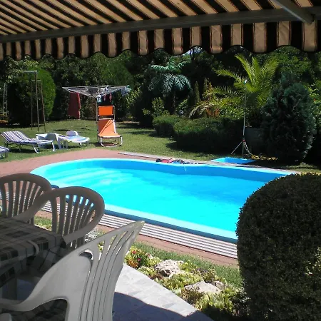 Kiraly Nyaralo Holiday home *