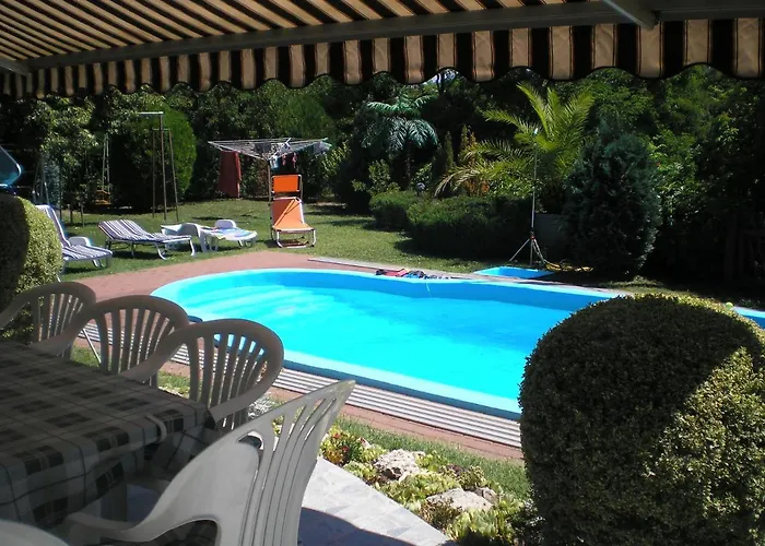 Kiraly Nyaralo Holiday home *